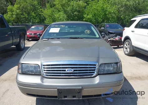 2001 Ford Crown Victoria Commercial Applications z USA, uszkodzony, nr VIN 2FAFP72W31X188604